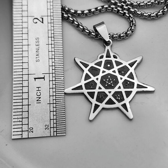 Gothic Star Necklace - Picture 3 of 3